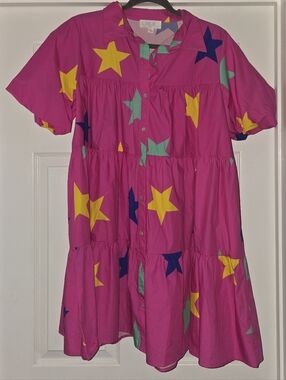 Peach Love California Pink Star Print Tiered Button Dress